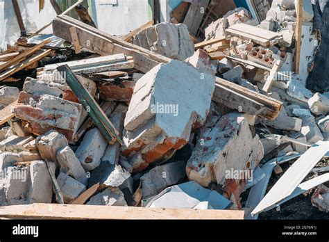 Construction Debris Destroyed Hi Res Stock Photography And Images Alamy