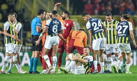 Galatasaray Fenerbah E Derbisi Ncesi Kart Alarm Futbolcu