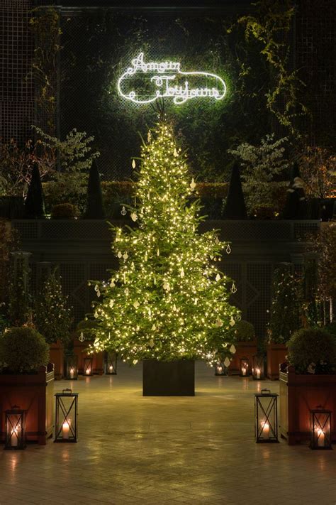 Les Plus Beaux Sapins De No L Des Palaces Parisiens Sapin De Noel