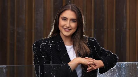 Heartbreak as cancer crusader loses her own long battle | The Courier Mail