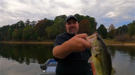 Fishing With A Weighted Wacky Rig November Bass Lake O The Pines