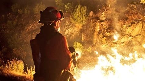 Incendio En Las Hurdes Cáceres El Fuego Está Fuera De Control Y Se