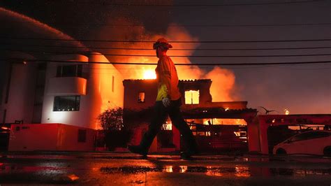 California Fires Live Updates At Least 10 Fire Related Deaths Medical Examiner Says Abc News