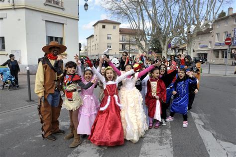 Archive Les Coliers Du Village Font Leur Carnaval Enfance Jeunesse