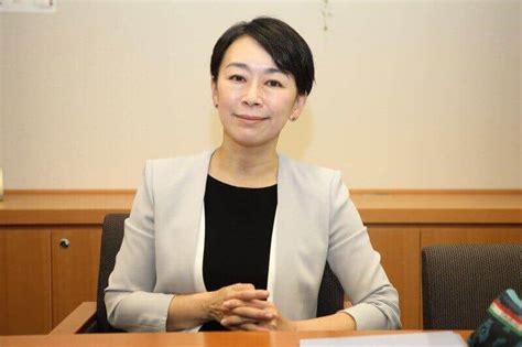 山尾志桜里氏「菅野」姓を表明も苦労吐露 「結婚と名前変更をセットで強制する制度はあわない」 J Cast ニュース