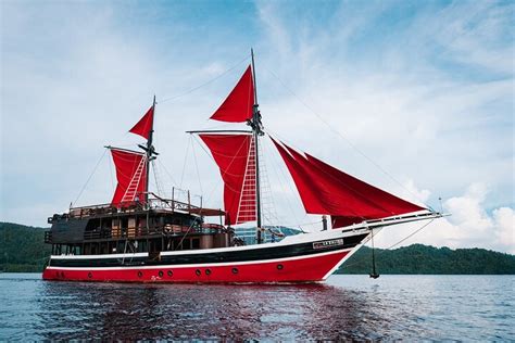 La Galigo Liveaboard Raja Ampat South D N Trip Misool Qu