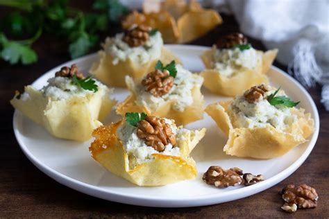 Cestini Di Parmigiano Con Crema Di Patate E Gorgonzola Mousse