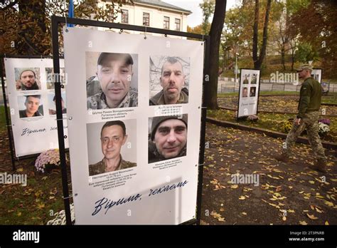 Lviv Ukraine 21 Octobre 2023 Une Vue Des Portraits De Soldats