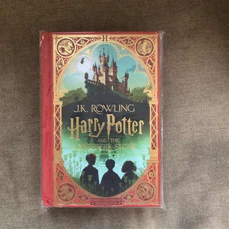 Harry Potter Minalima edition buku 1 & 2, Buku & Alat Tulis, Buku di ...
