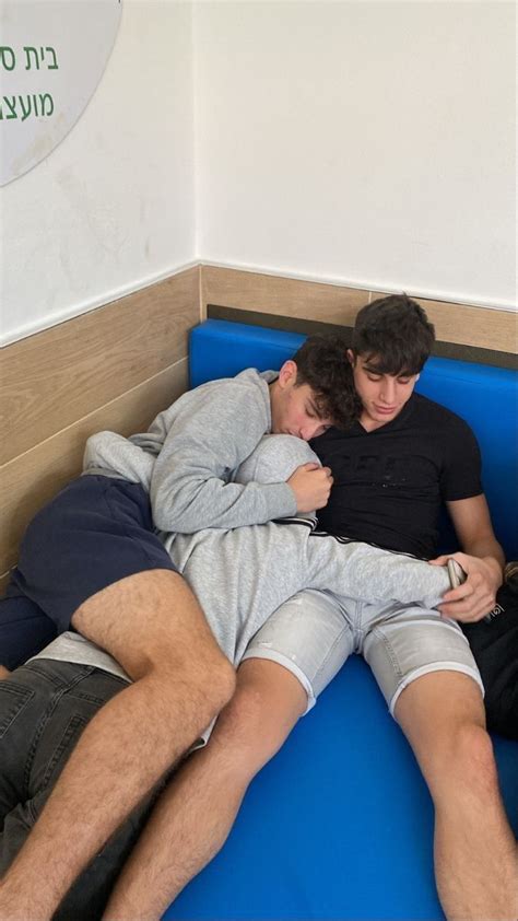 Cute Gay Couples Cute Couples Goals Couple Goals Gay Cuddles Foto