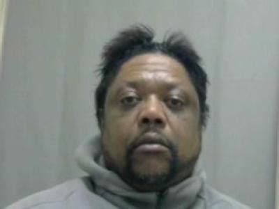 Raymond Paris Mccloude A Registered Sex Offender In Akron Oh At