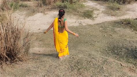 Indian 18 Years Old Village Outdoor Sex In Khet Natural Big Ass Show