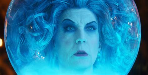 Premier Aperçu De Jamie Lee Curtis En Madame Leota Dans Le Manoir Hanté