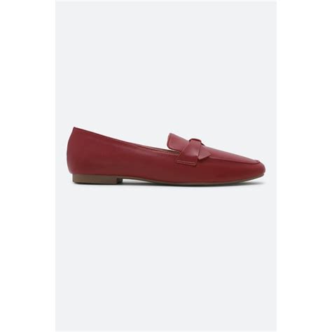 Van Heusen Women Maroon Loafers Buy Van Heusen Women Maroon Loafers