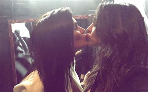 Besos y amor las fotos de los famosos por el Día Internacional del Orgullo Gay Infobae