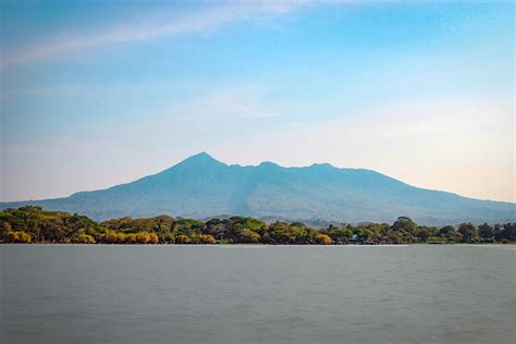 How to visit the volcanic islets of Granada (Nicaragua) - Adventurous ...