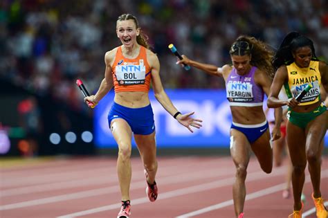 WK atletiek in Boedapest: Estafettevrouwen 4×400 meter WERELDKAMPIOEN ...