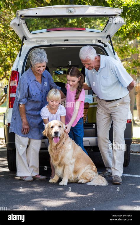 Grands Parents Avec Petits Enfants Banque De Photographies Et Dimages