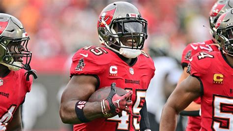 Eagles Make Another Splash Signing Former Buccaneers All Pro Devin