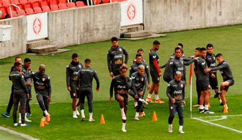 Perú vs Brasil Hincha Israelita usa curioso instrumento musical para