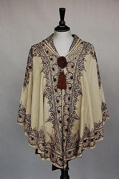 17 Best images about Capes and Cloaks on Pinterest | Velvet, Spanish ... 