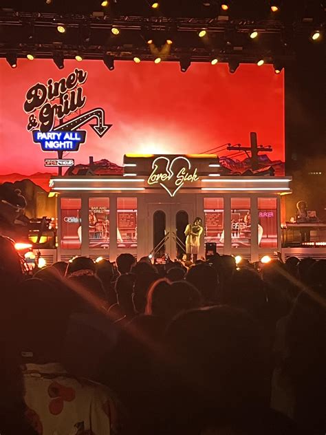 How the don toliver concert stage design changed live music 38