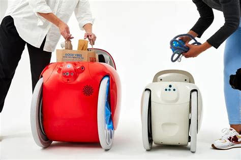 Piaggio Gitamini Is A Cute Small Cargo Robot That Will Walk With You