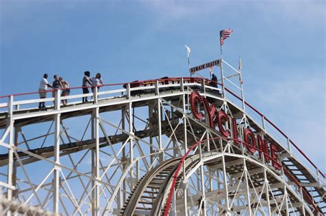 Riders forced to climb down Cyclone after it breaks down