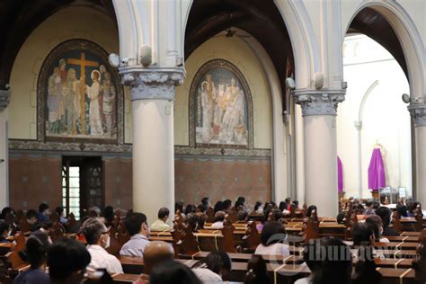 Ibadah Jumat Agung Di Gereja Katedral Jakarta Foto 5 1920635