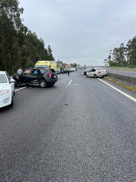 Un Accidente Con Varios Veh Culos Implicados Corta La Ag A La Altura