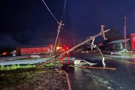 Un tornado destruyó un pueblo de Estados Unidos en plena madrugada