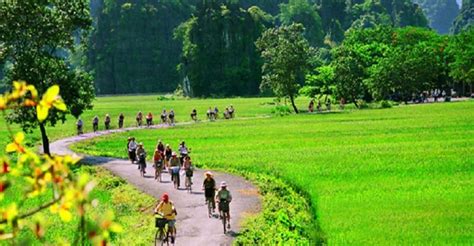 From Hanoi: Ninh Binh, Trang An, Bai Dinh, & Mua Caves Tour