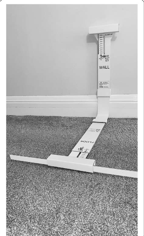 Bend And Squat Device Used To Determine Knee Joint Angle During Wall