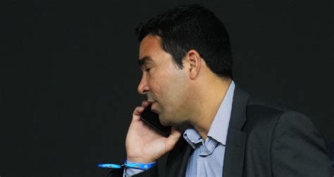 FC Barcelone Mercato Deco Sort Du Silence Sur Un Dossier Encombrant