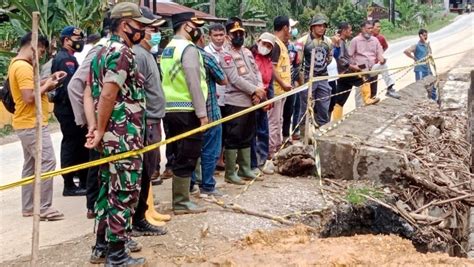 Kapolda Sumut Tinjau Lokasi Bencana Longsor Dan Banjir Banda