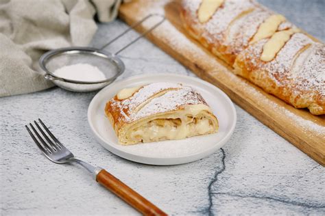 Strudel Di Mele E Crema La Ricetta Del Dolce Semplice Con Cuore Cremoso