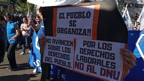 Movimientos Sociales Marcharon Al Grito De Abajo El Dnu Abajo La Ley