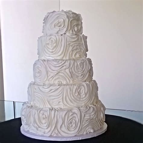 Rosette White Wedding Cake Love The Texture