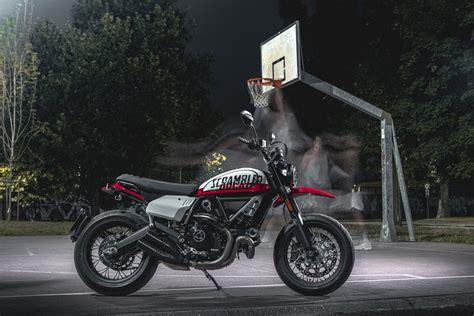 Neumotorrad Ducati Scrambler Urban Motard Baujahr Eur