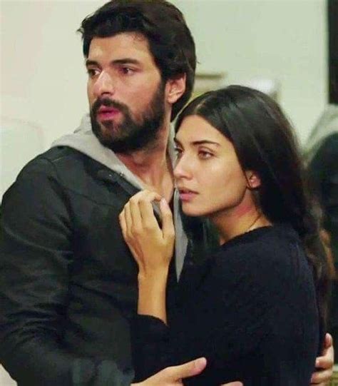 Engin Akyürek as Ömer Demir and Tuba Buyukustun as Elif Denizer in the