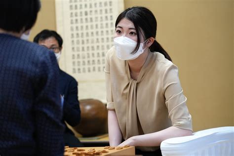 日本将棋連盟 女流棋士会 on Twitter RT asahi shogi 北名人戦から女流順位戦へA級ラス前西山朋佳女流三冠