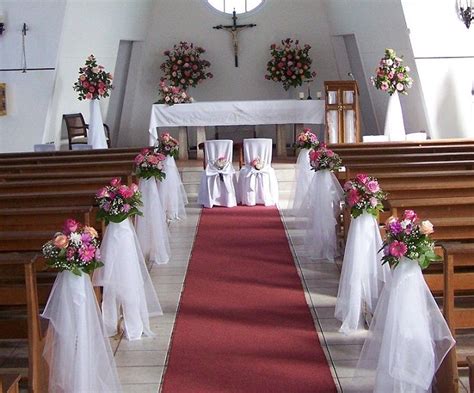 Decoraci N Iglesia Con Alegres Colores Pasillos De La Boda Decorar