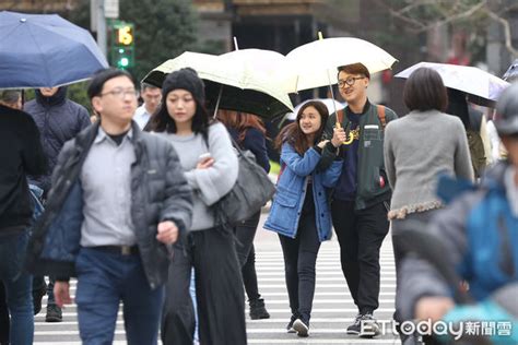 今起到周末越來越冷 「最低溫時間點」出爐！入夜北台雨勢再升級 Ettoday生活新聞 Ettoday新聞雲