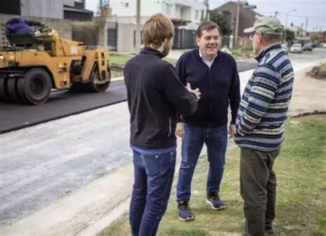 Avanzan Las Obras De Pavimentaci N Y Cord N Cuneta En El Barrio Estrada