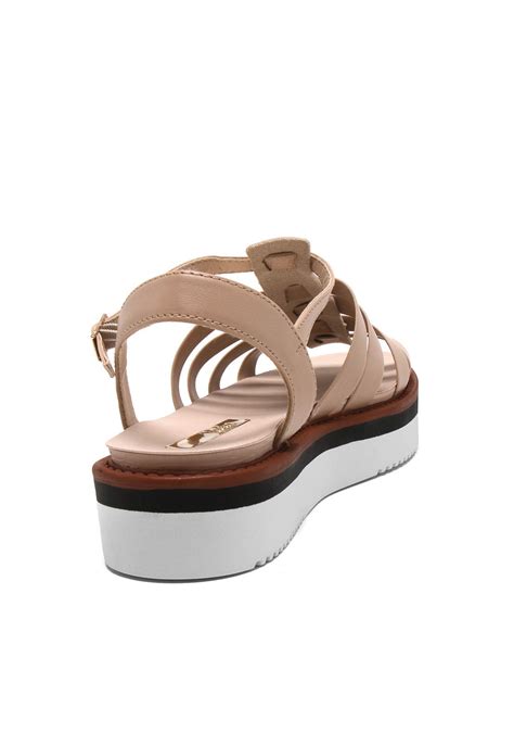 Sandália Flatform Moleca Lisa Nude Compre Agora Dafiti Brasil