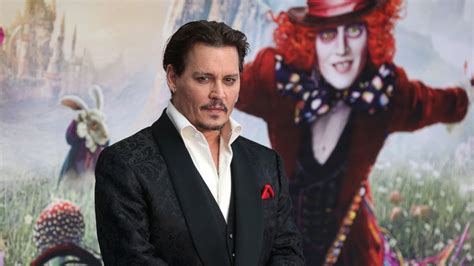 Johnny Depp Surprises Fans at Disneyland as Mad Hatter - ABC News