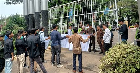 Minta Hentikan Revitalisasi Pasar Ilir Usai Demo Di Kantor Walikota