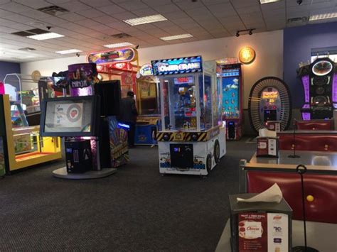 Pizza Chuck E Cheese 35 Photos And 38 Reviews 925 North Point Dr