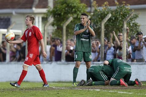 Nova Orleans vence Pilarzinho e força 3ª partida na final da Suburbana