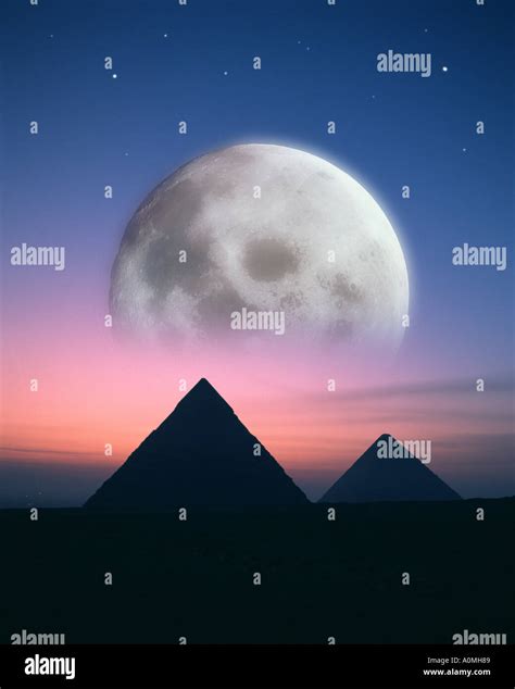 Night moon pyramids hi-res stock photography and images - Alamy